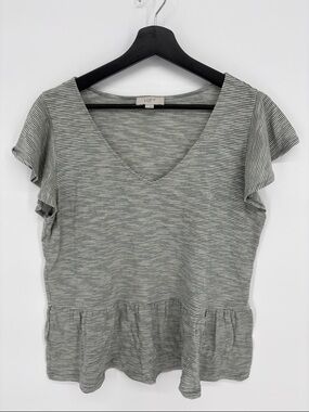 🥝 LOFT Gray & White Striped V-Neck Peplum Flutter Sleeve Top knit